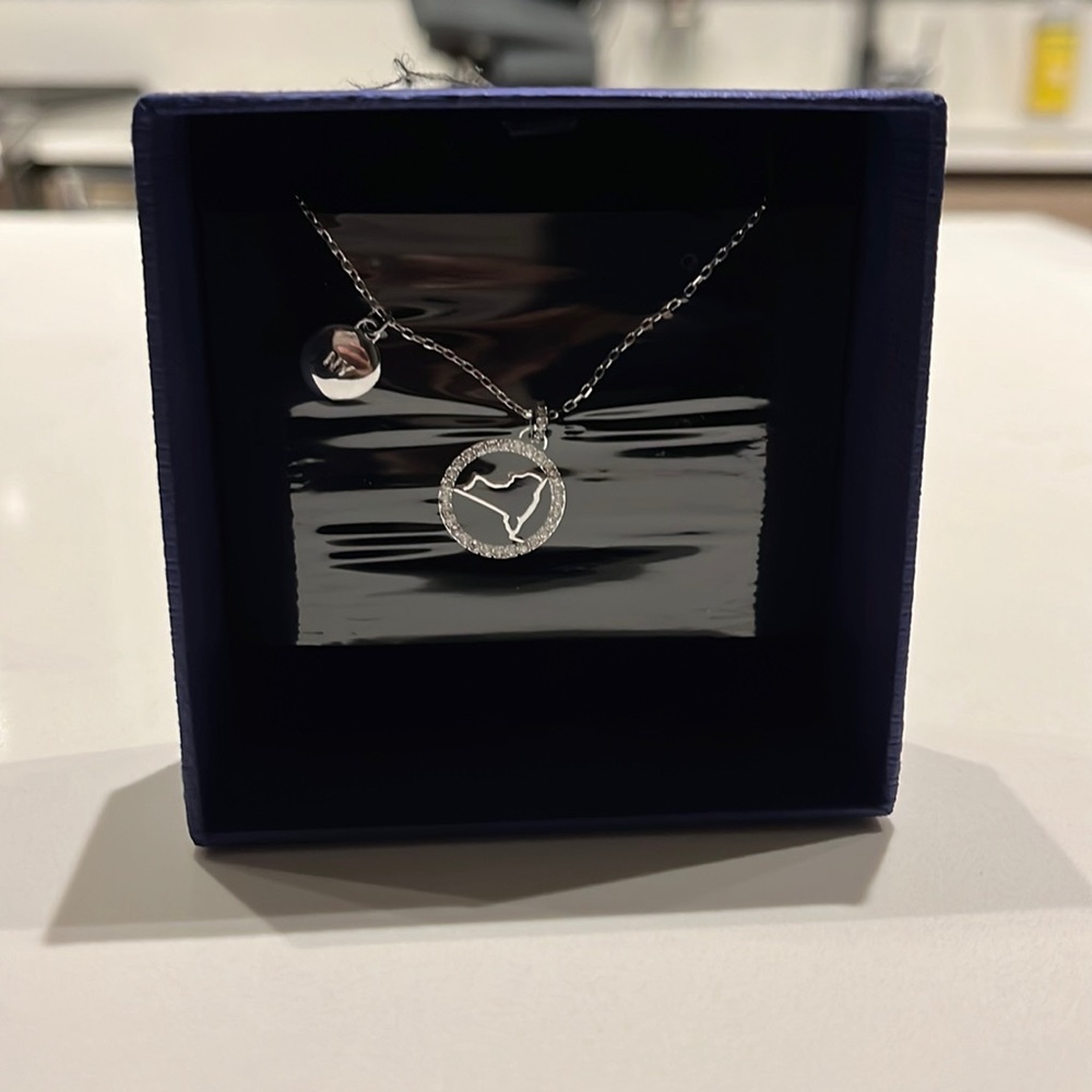 Swarovski Lena New York necklace NWT in box